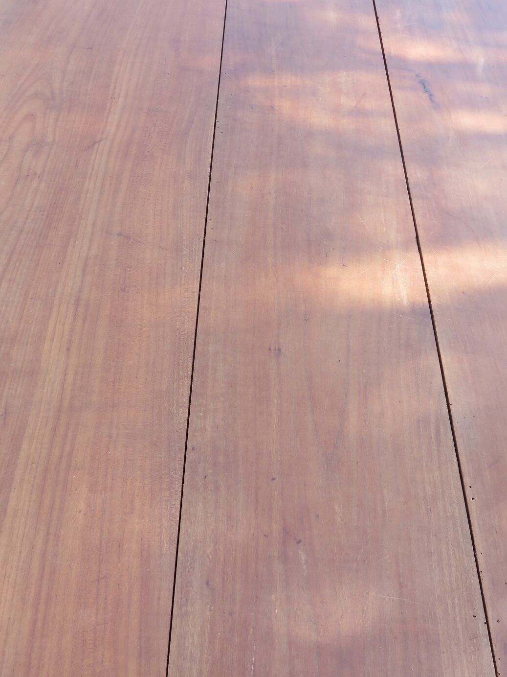 Old farm in Cherry table