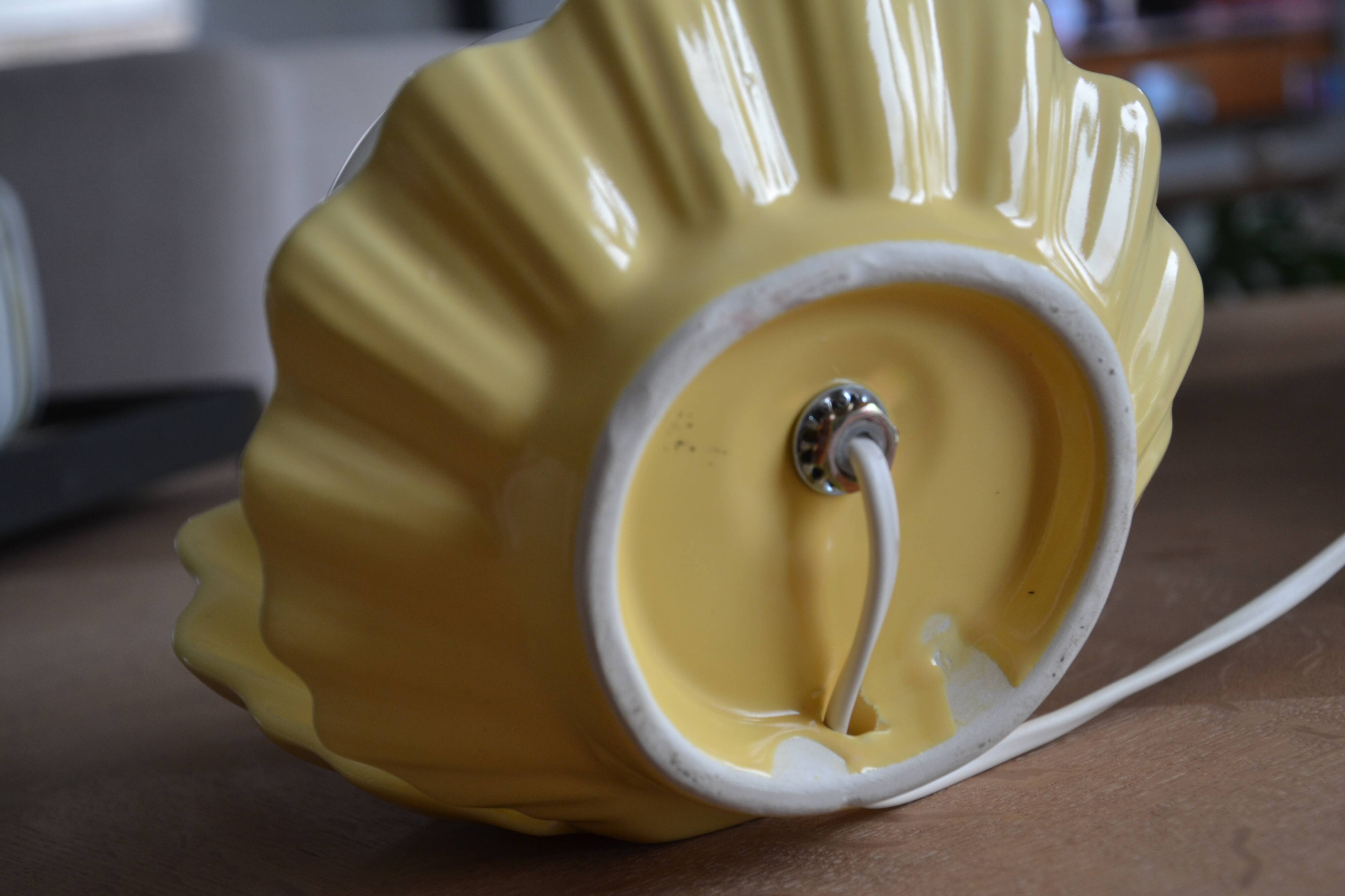 Porcelain and opaline shell lamp from the 70s-80s