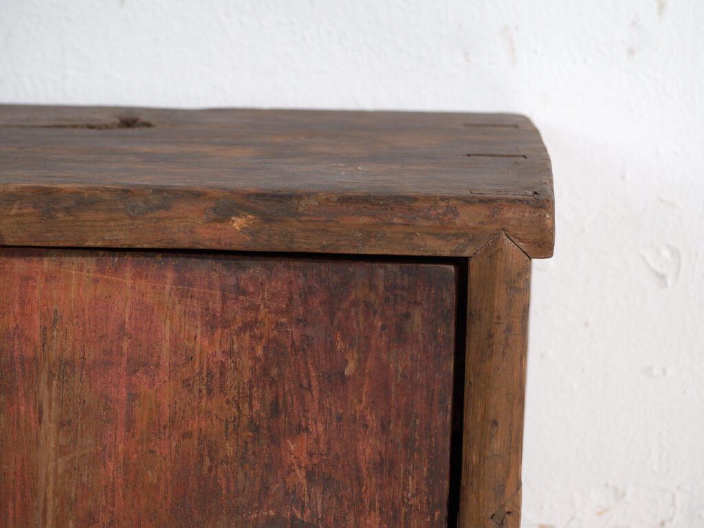 Petit meuble ancien chinois en bois peint – Chine, vers 1900