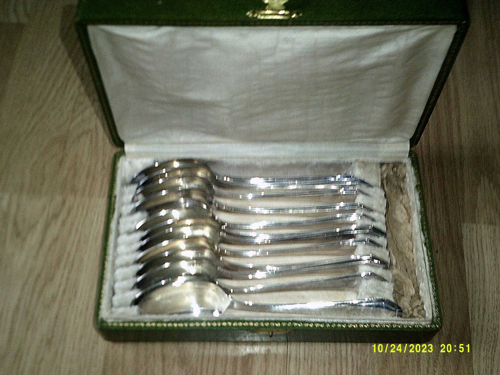 Box of 12 old silver-plated spoons, 18 g 19th century