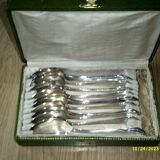 Box of 12 old silver-plated spoons, 18 g 19th century