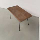 Table basse osier tressé et métal 1960