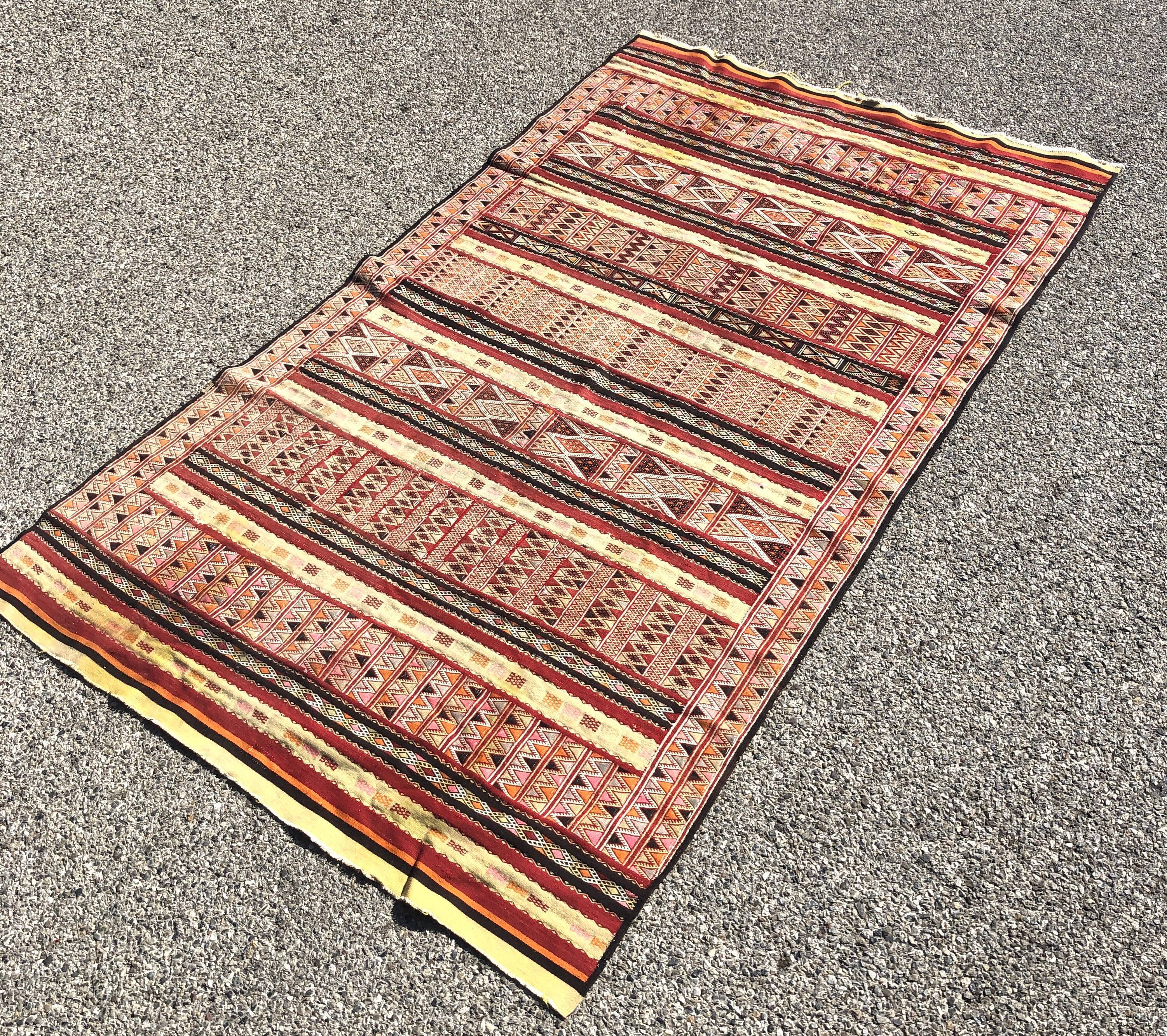 KILIM MOROCCO : 1.32 X 2.25 M