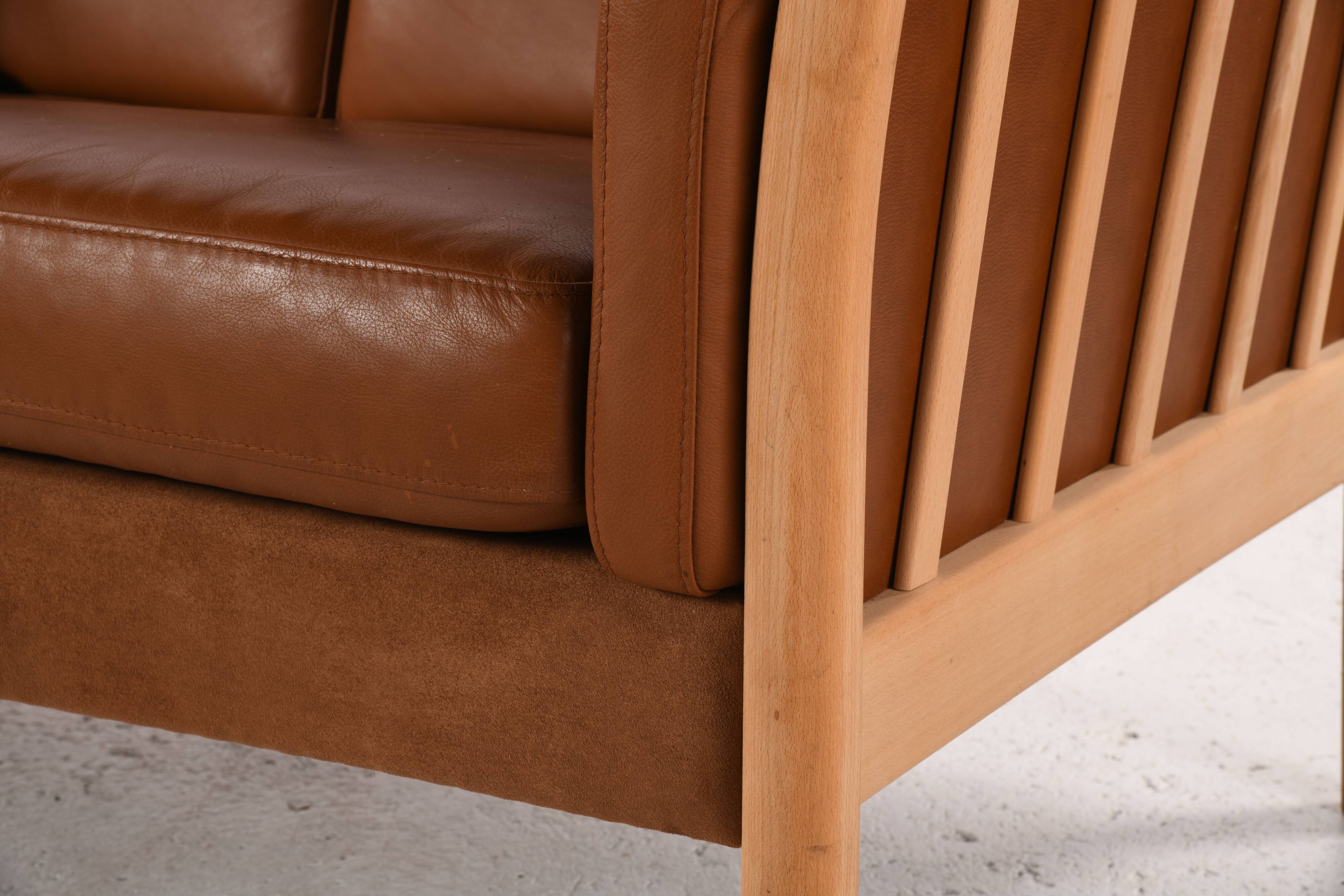 Scandinavian 2-seater leather sofa