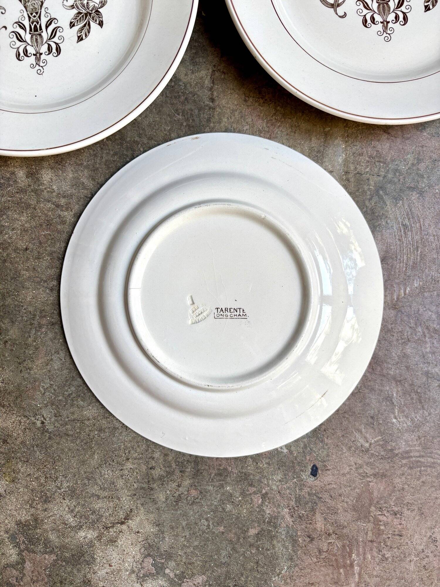 4 Longchamp brown earthenware dinner plates, "Tarente" service
