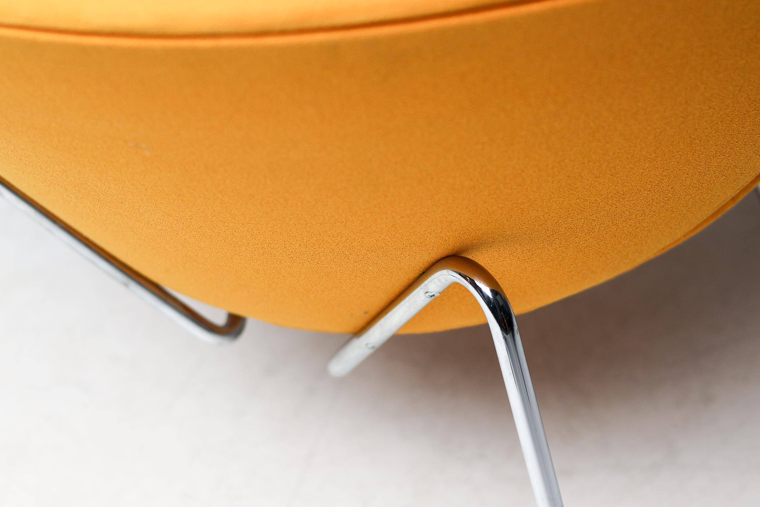 Fauteuil orange slice par Pierre Paulin