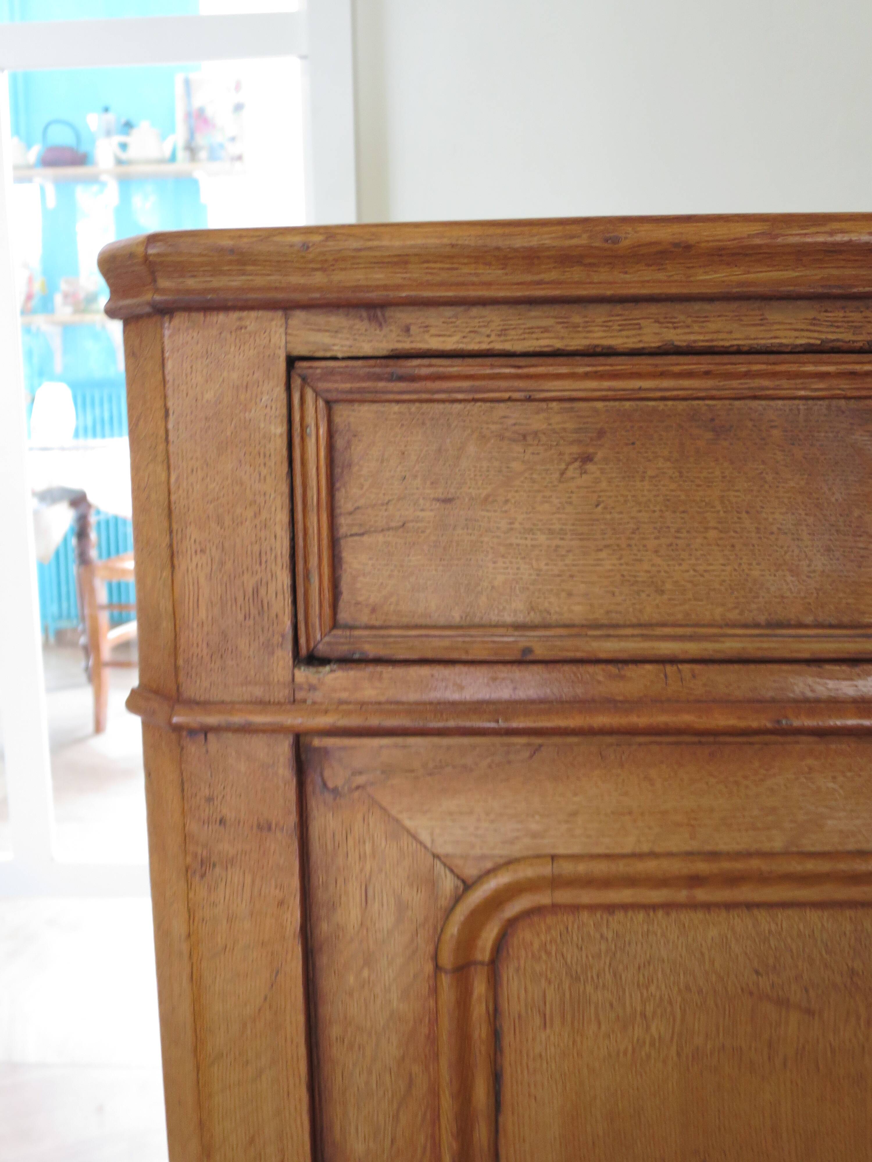 Old - Beautiful solid oak sideboard - 2 doors - 2 drawers in golden oak color