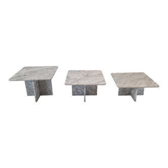 Ensemble de 3 tables basses ou d’appoint en marbre italien, années 1970