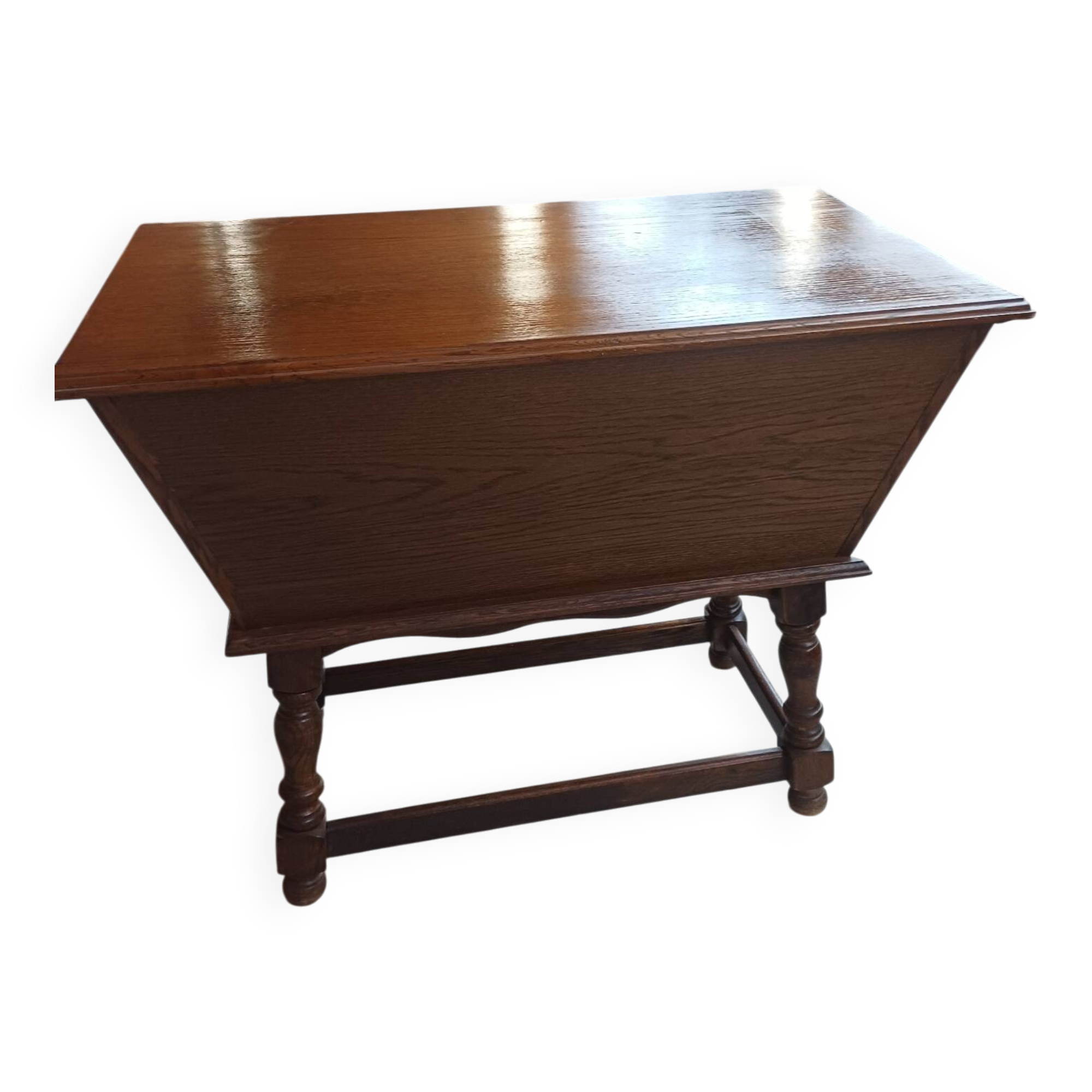 Old-style kneading table - bar - TV