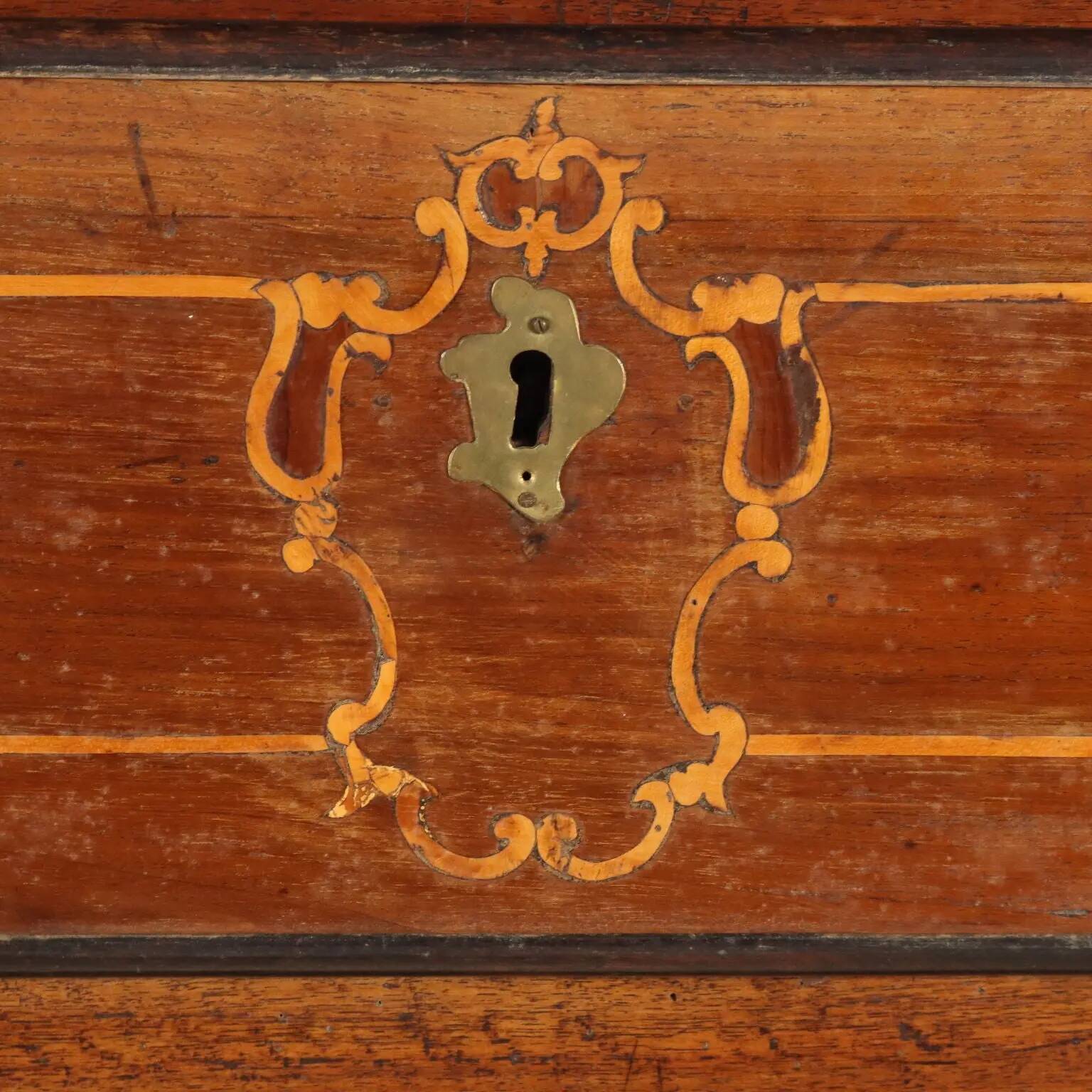 Commode ancienne en noyer 4 tiroirs Italie XVIIIe siècle