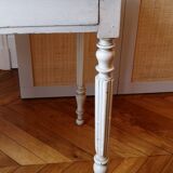 Bureau gris clair patiné