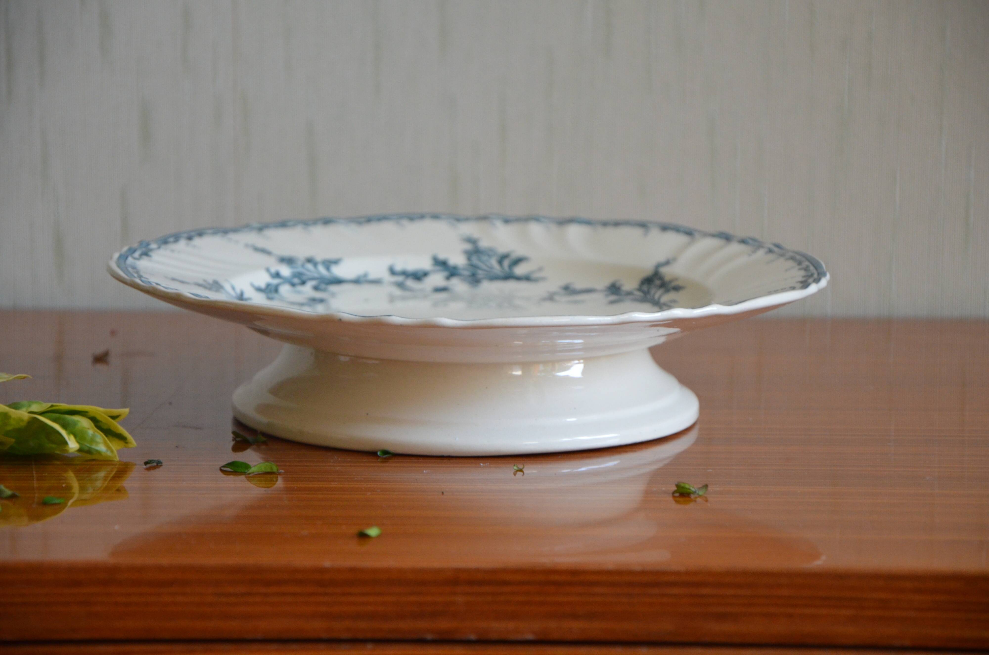 Longwy compote bowl, Chantilly model