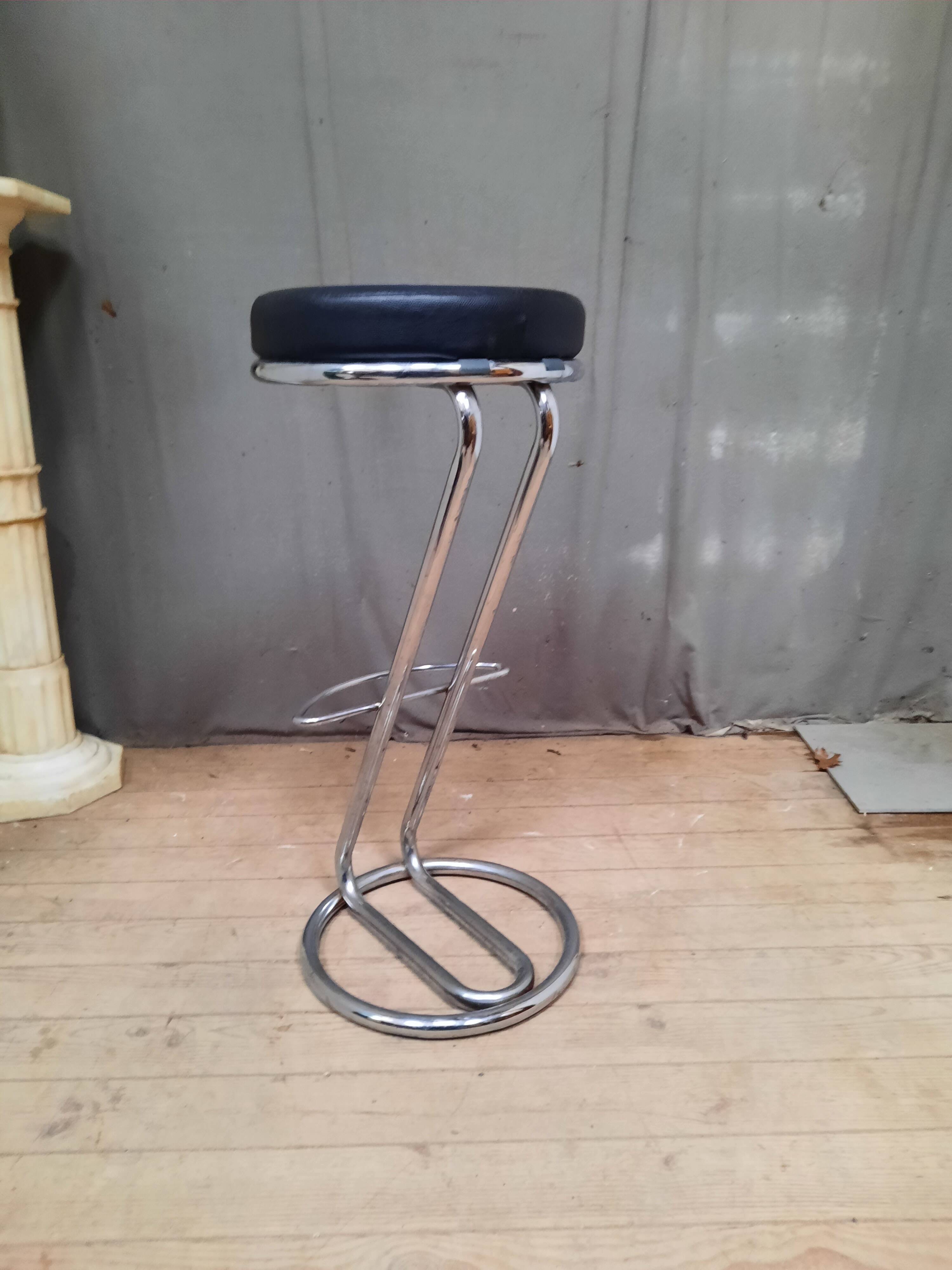 Bar stool in skai and stainless steel