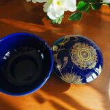 Bonbonniere from the Monaco porcelain factory with pure gold gilding.