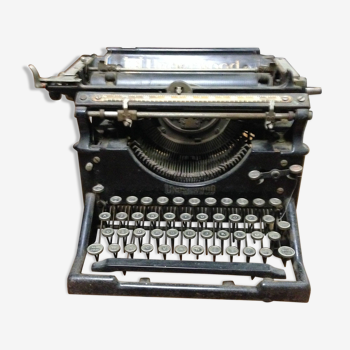 Old typewriter mark Underwood