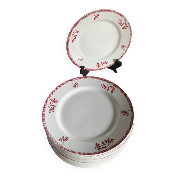14 assiettes à dessert