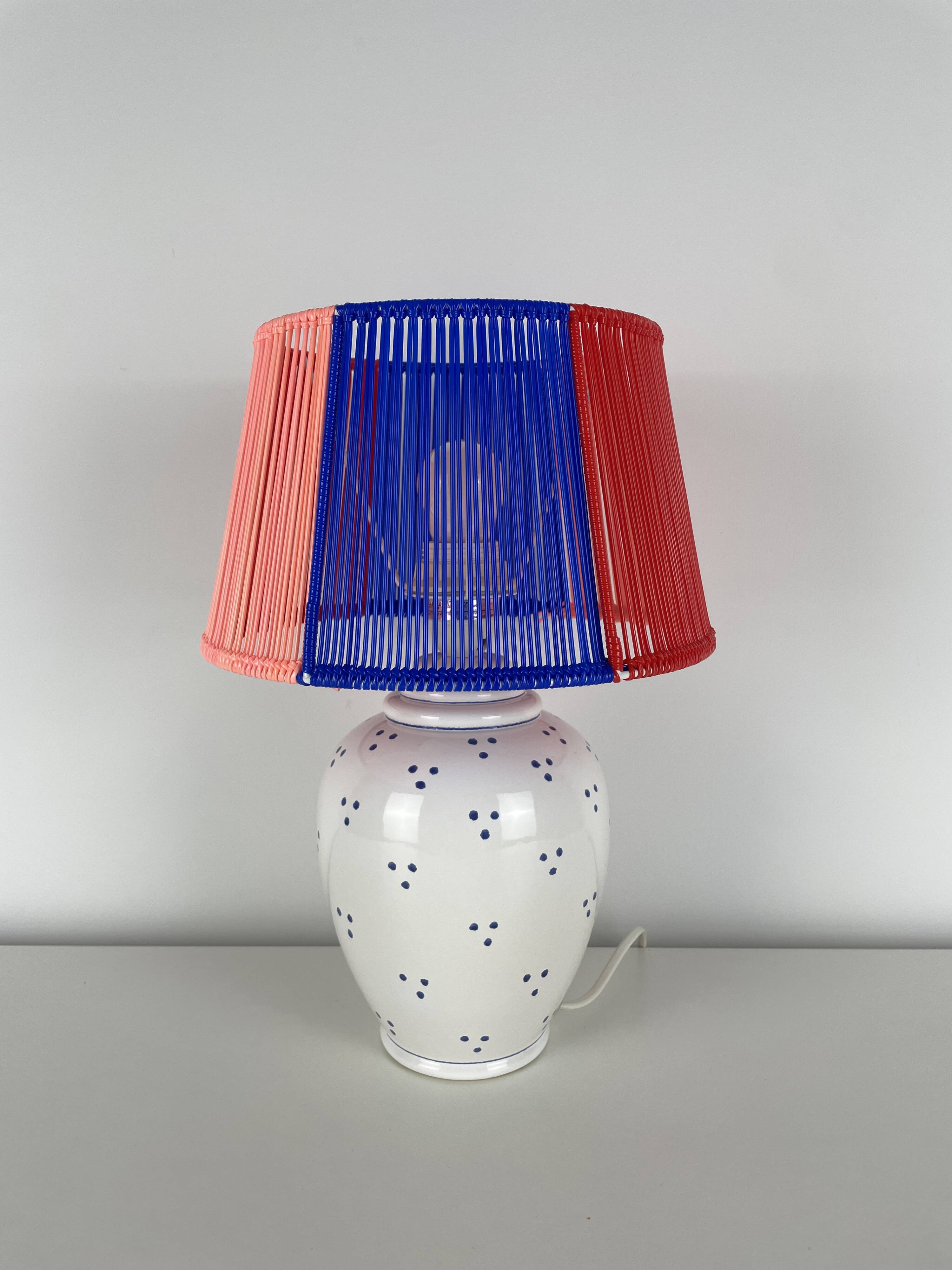 Lampe vintage céramique et abat-jour scoubidou
