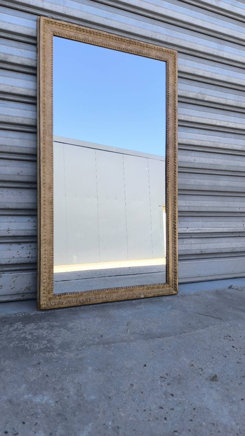 Mirror in wood and stucco in burl wood style, 1960