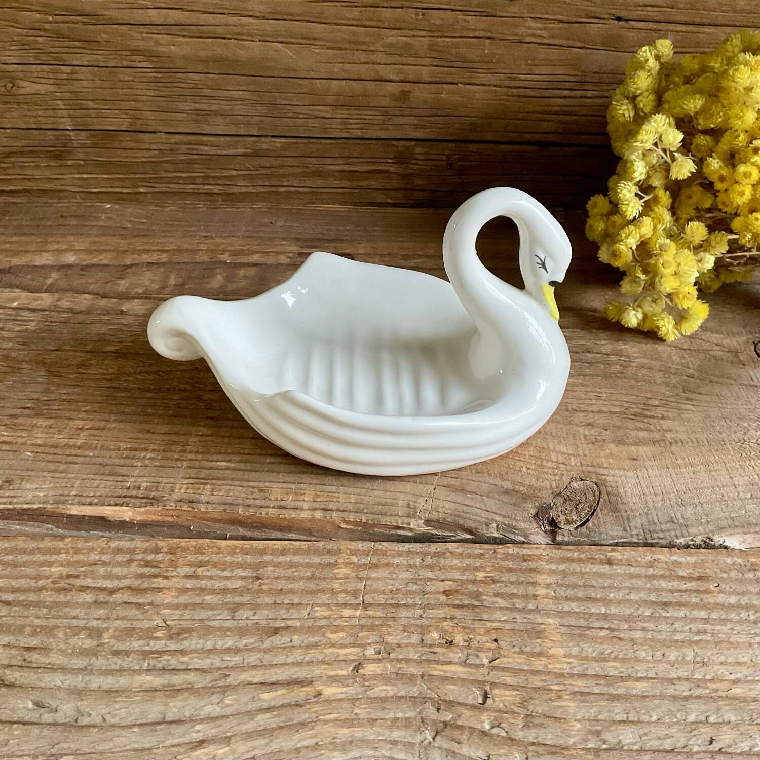 Swan soap dish