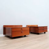 Paire de tables de chevet Stildomus en noyer avec roulettes, années 1970