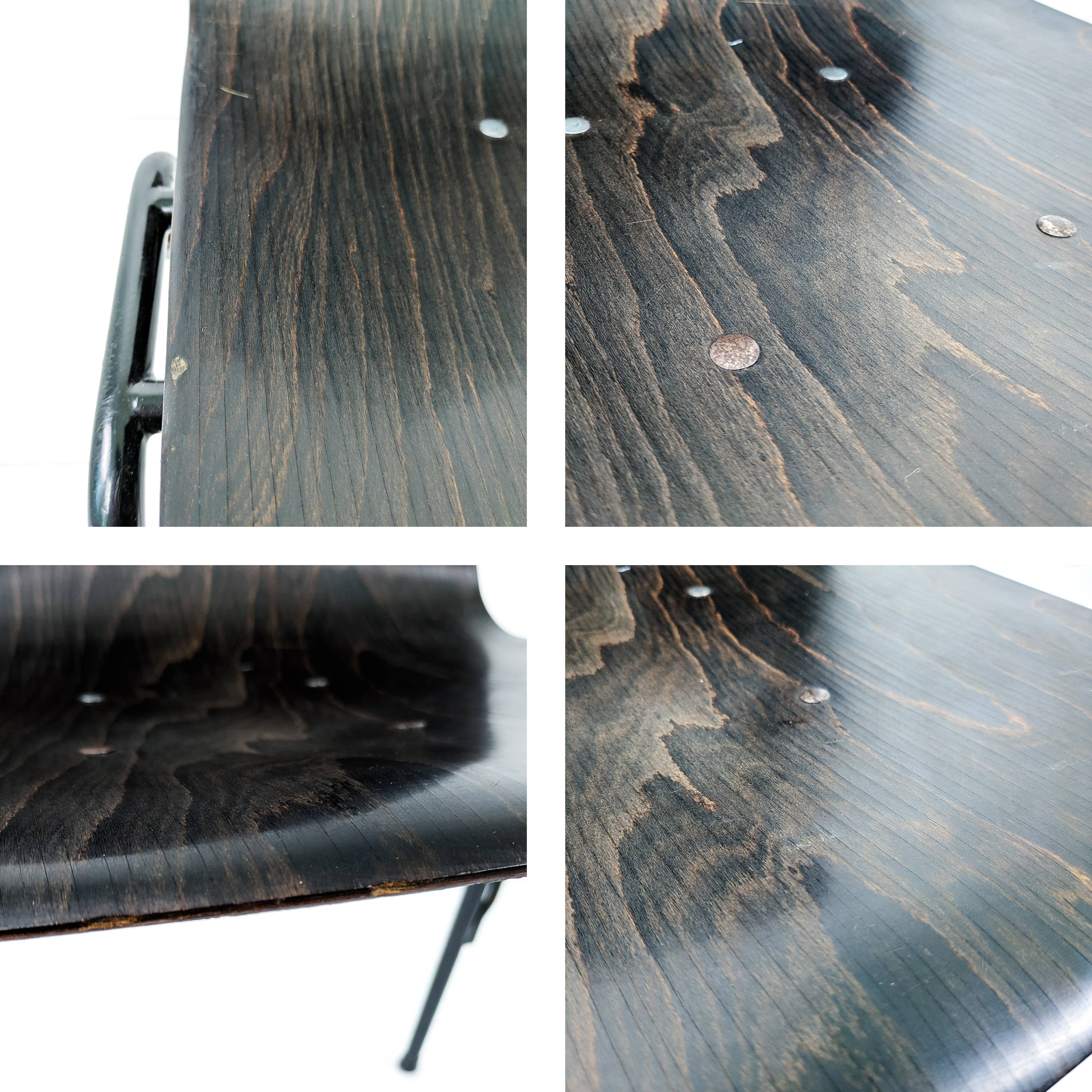 Lot de 2 chaises vintage Pagholz assise brun foncé piètement métal noir Wes