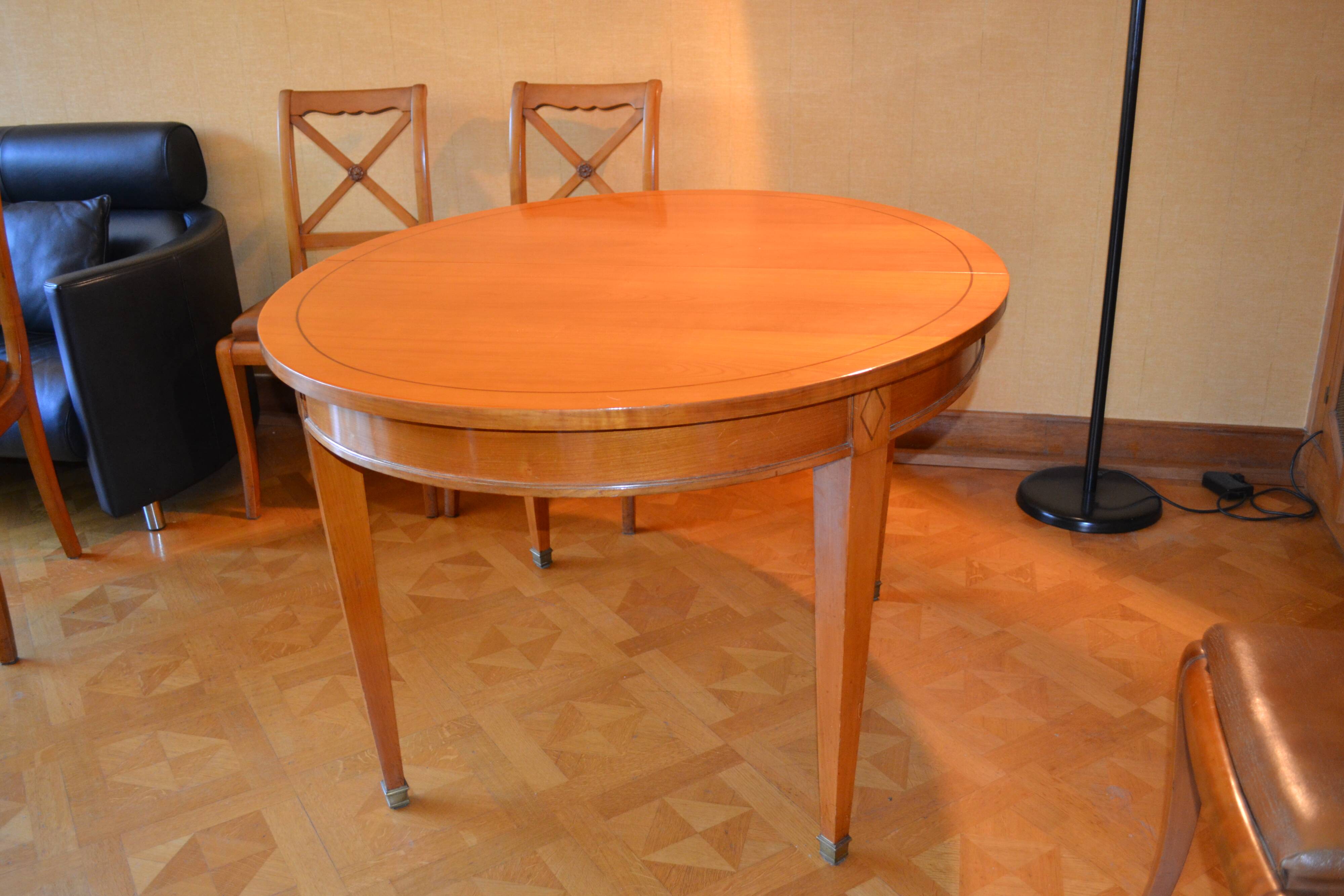 Extendable solid cherry wood dining table