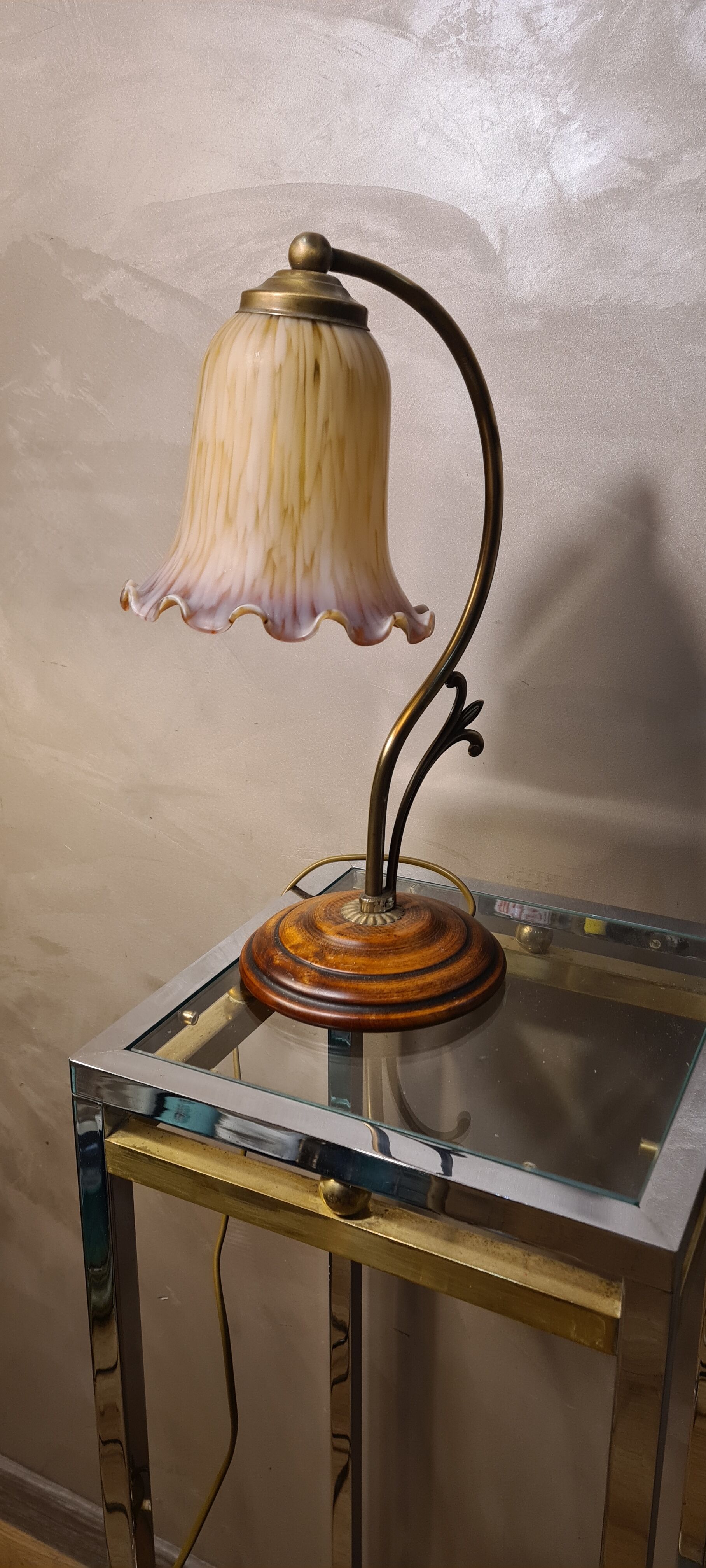 Brass tulip lamp