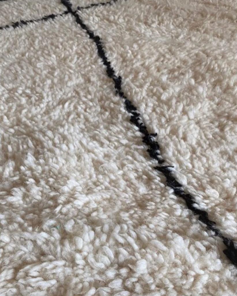 Handmade Beni Ouarain Berber rug 148x250cm