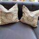 Coussin Pierre Frey Paris 40x40 laine brodée – garnissage plumes