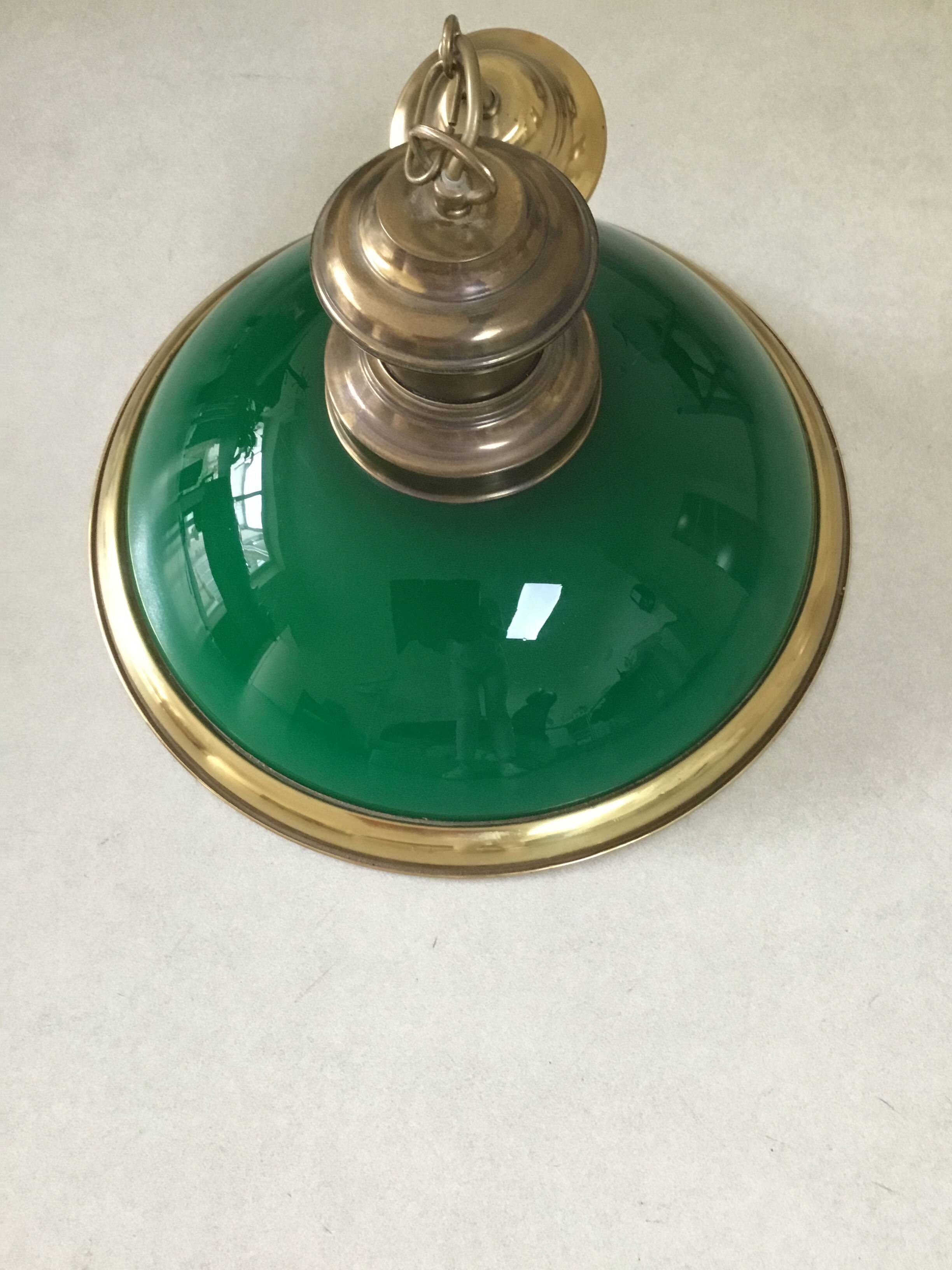 Billiard style pendant