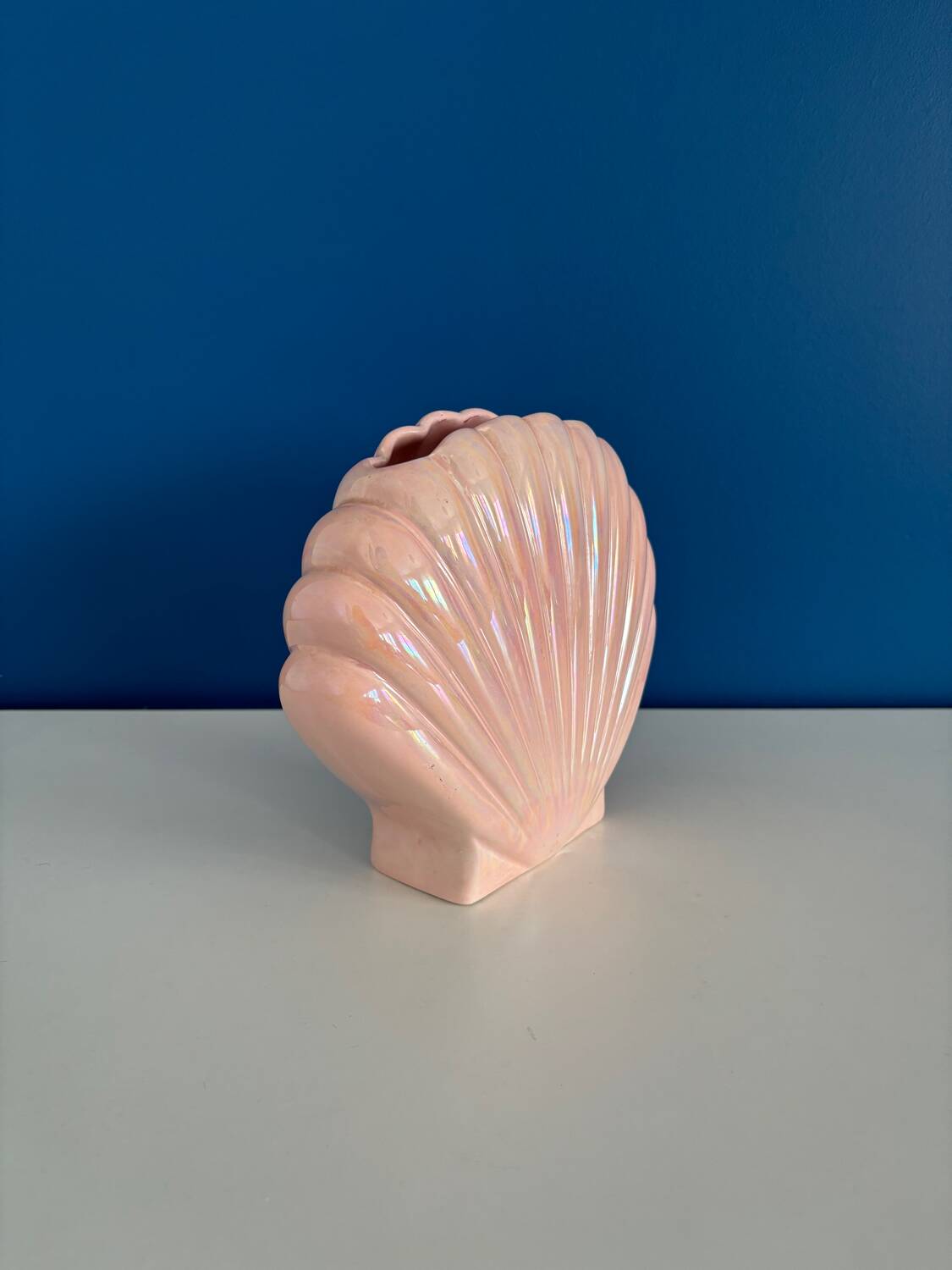 80's pink iridescent shell vase