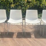 Set of 4 white Catifa Arper chairs