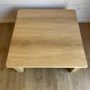 Grande table basse ancienne en chêne massif aérogommé - Style rustique chic