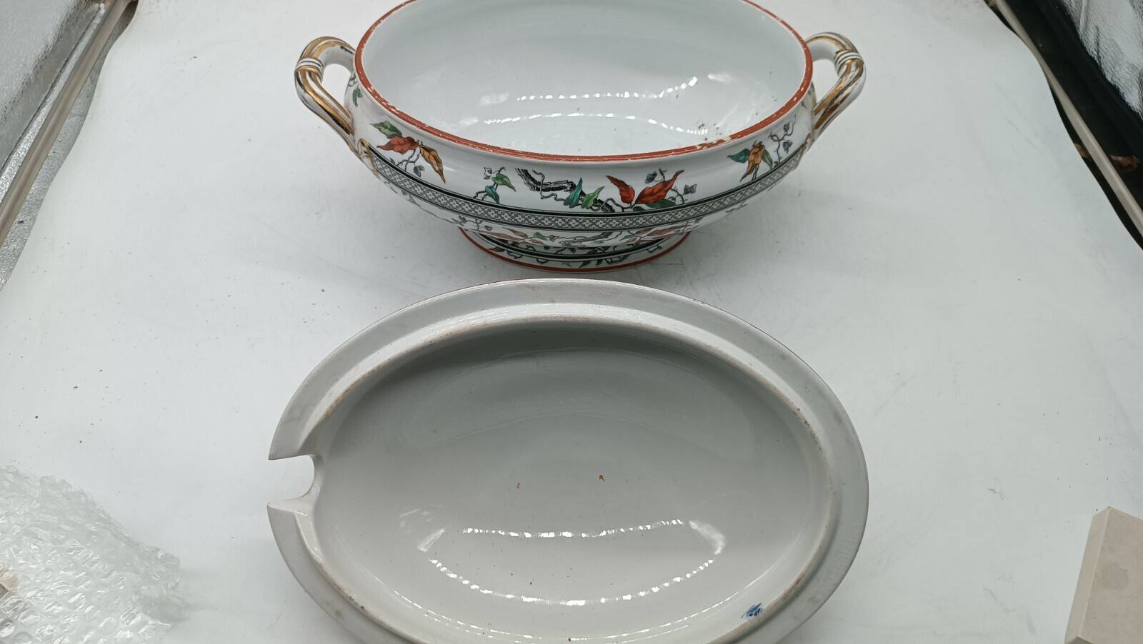 Antique porcelain soup tureen England Minton satsuma 19th century