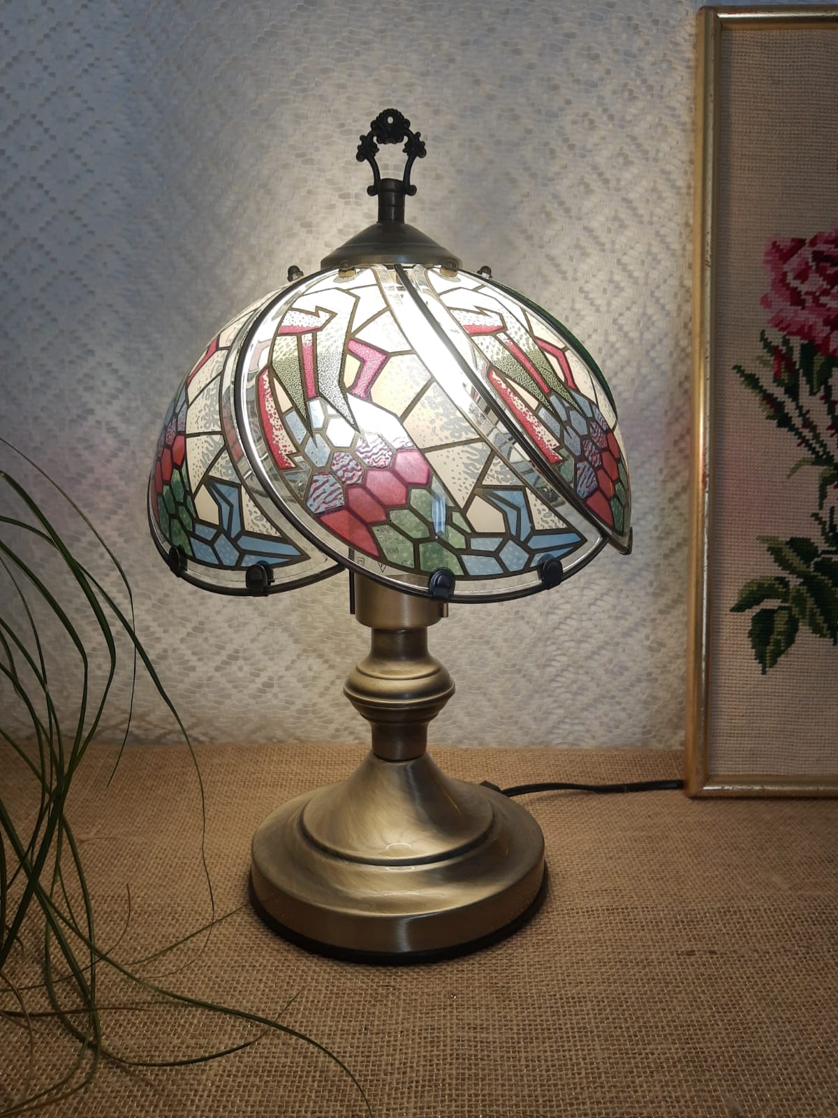 Tactile tiffany style table lamp - vintage