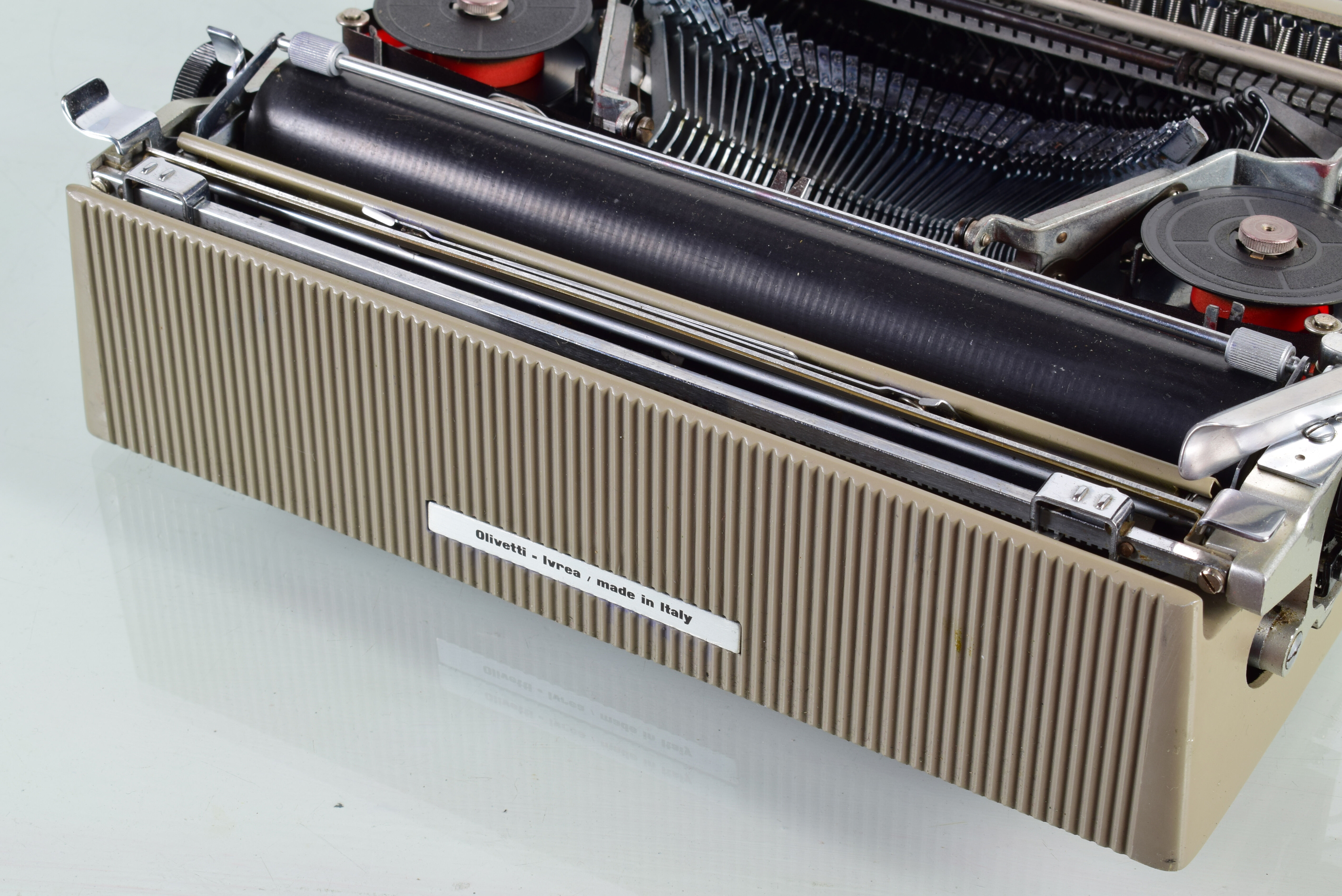 Olivetti Lettera 22 writing machine