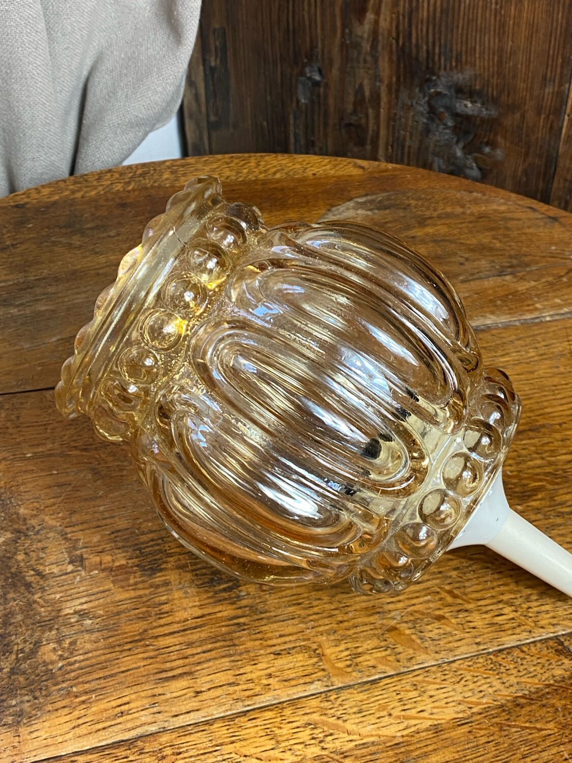 Suspension, baladeuse rétro en verre ambré