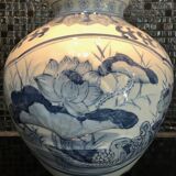 Large Chinese ceramic pot