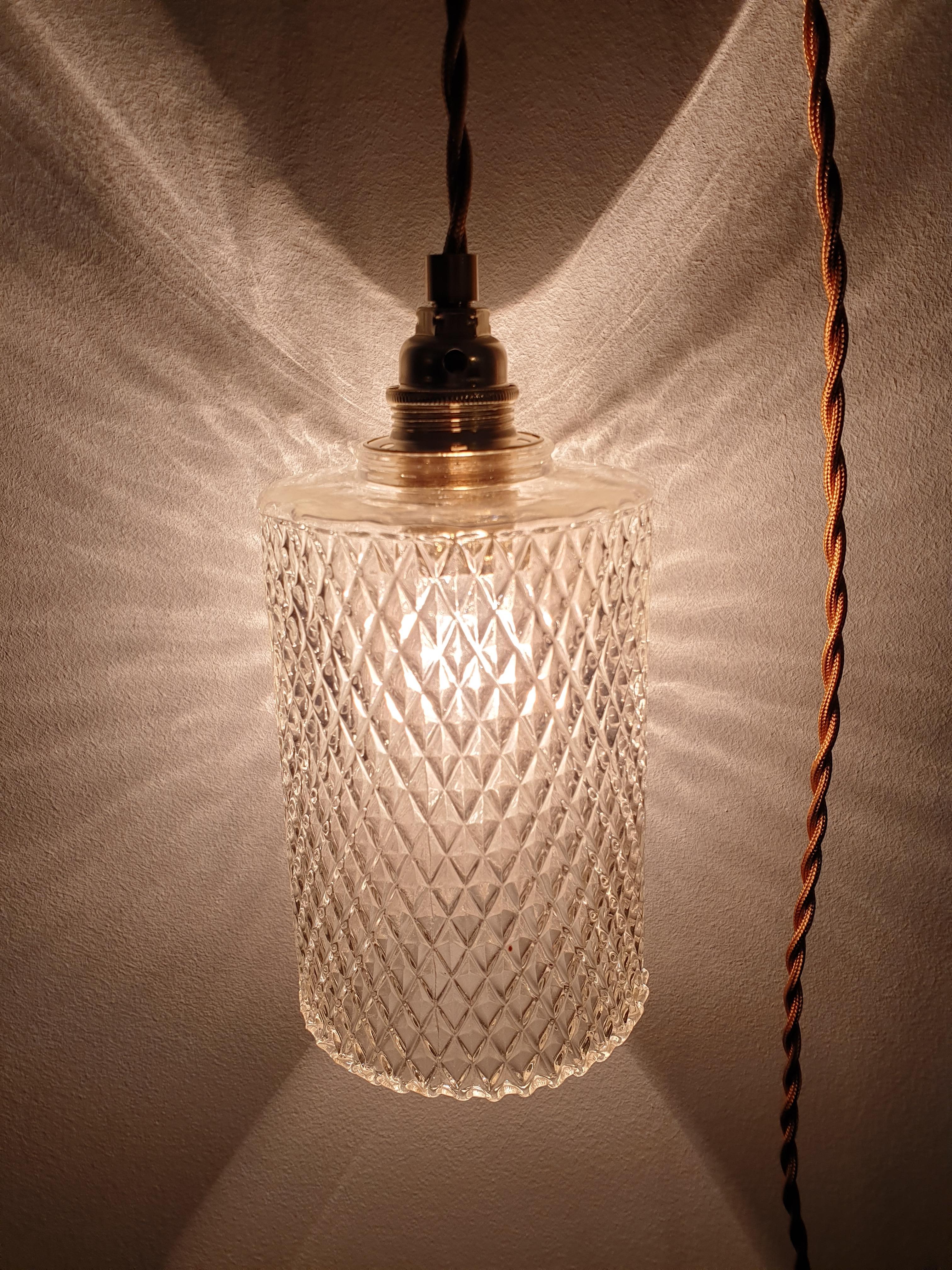Chiseled glass hanging lamp