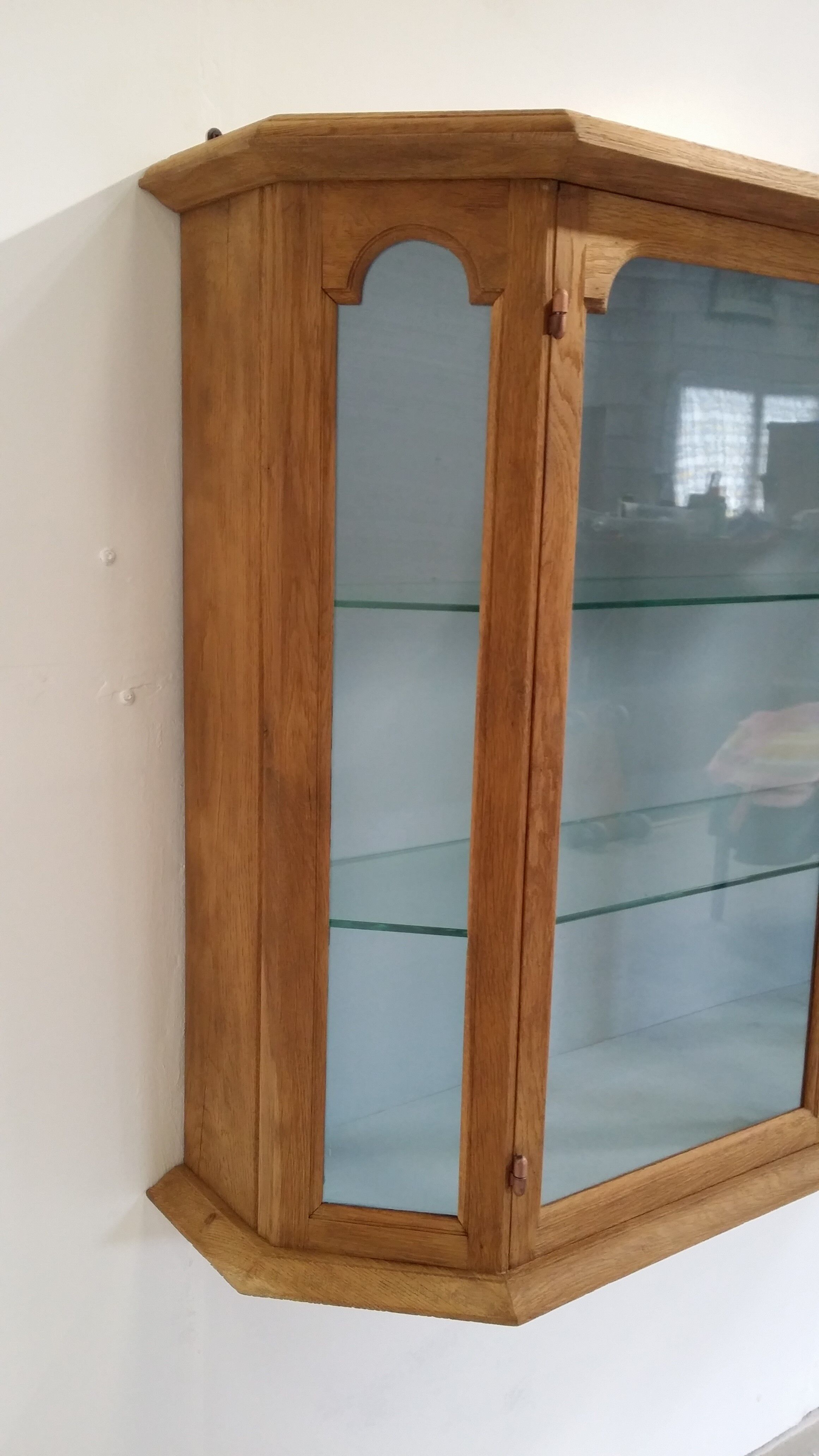 Vitrine murale en bois