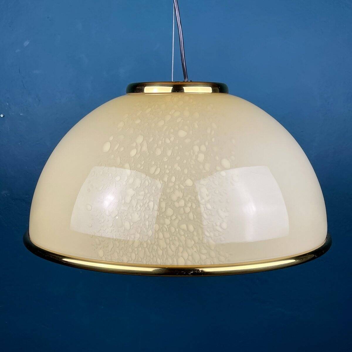 Vintage Murano glass pendant lamp in beige by F. Fabbian, Italy, 1970s.