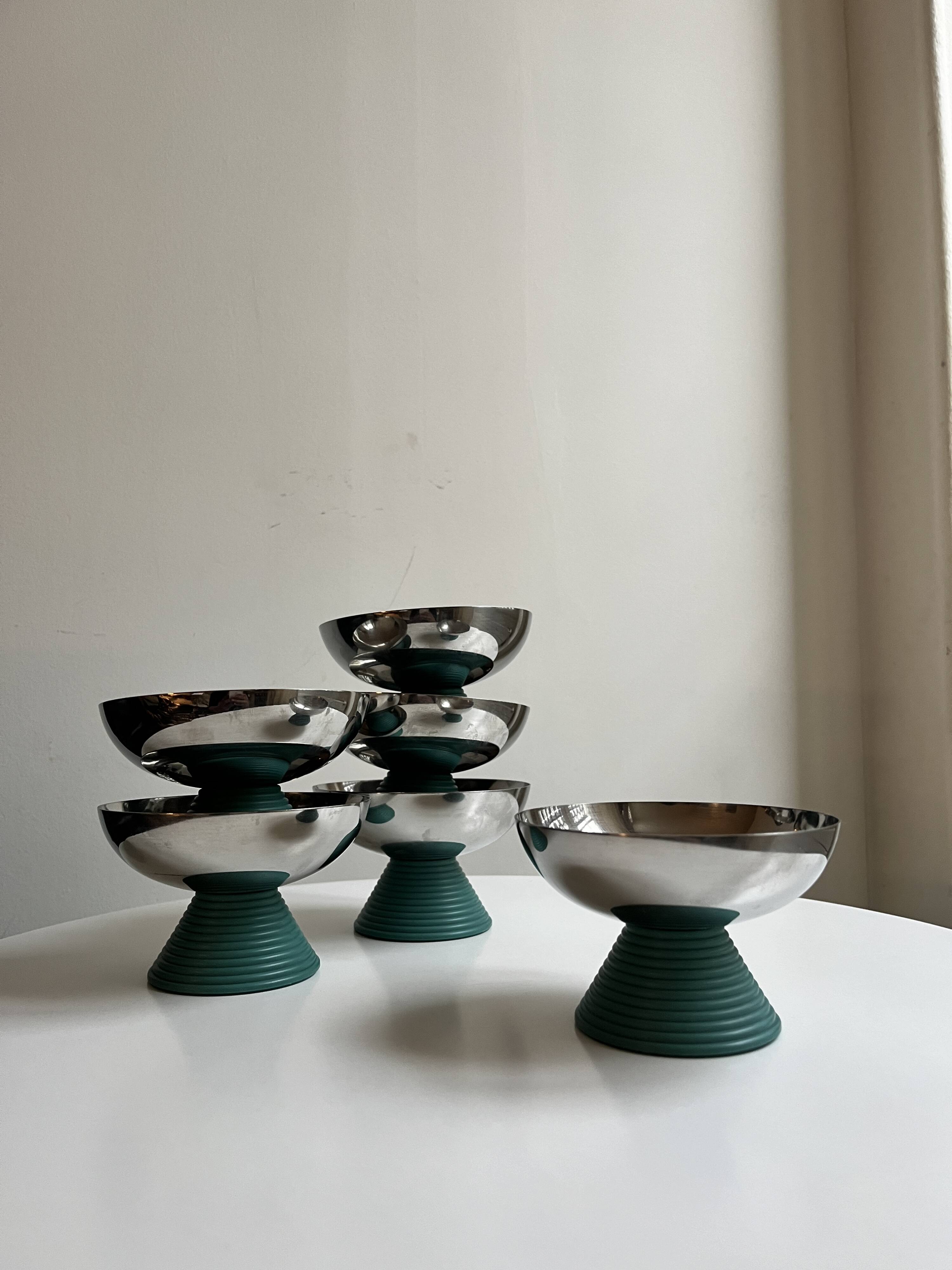 set of 6 ice cream cups in chrome metal and green plastic feet, design 1970