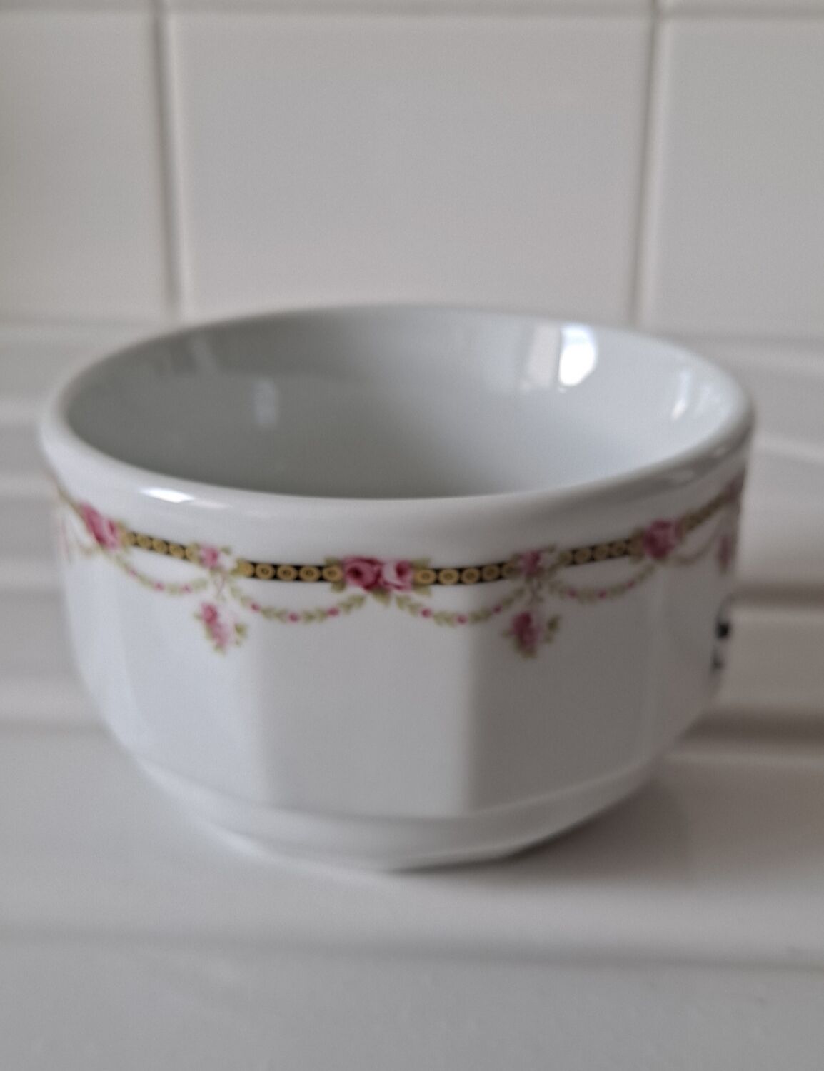 Sucrier guirlande de roses Apilco