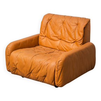 Vintage leather armchair Bonacina 1970s modernism