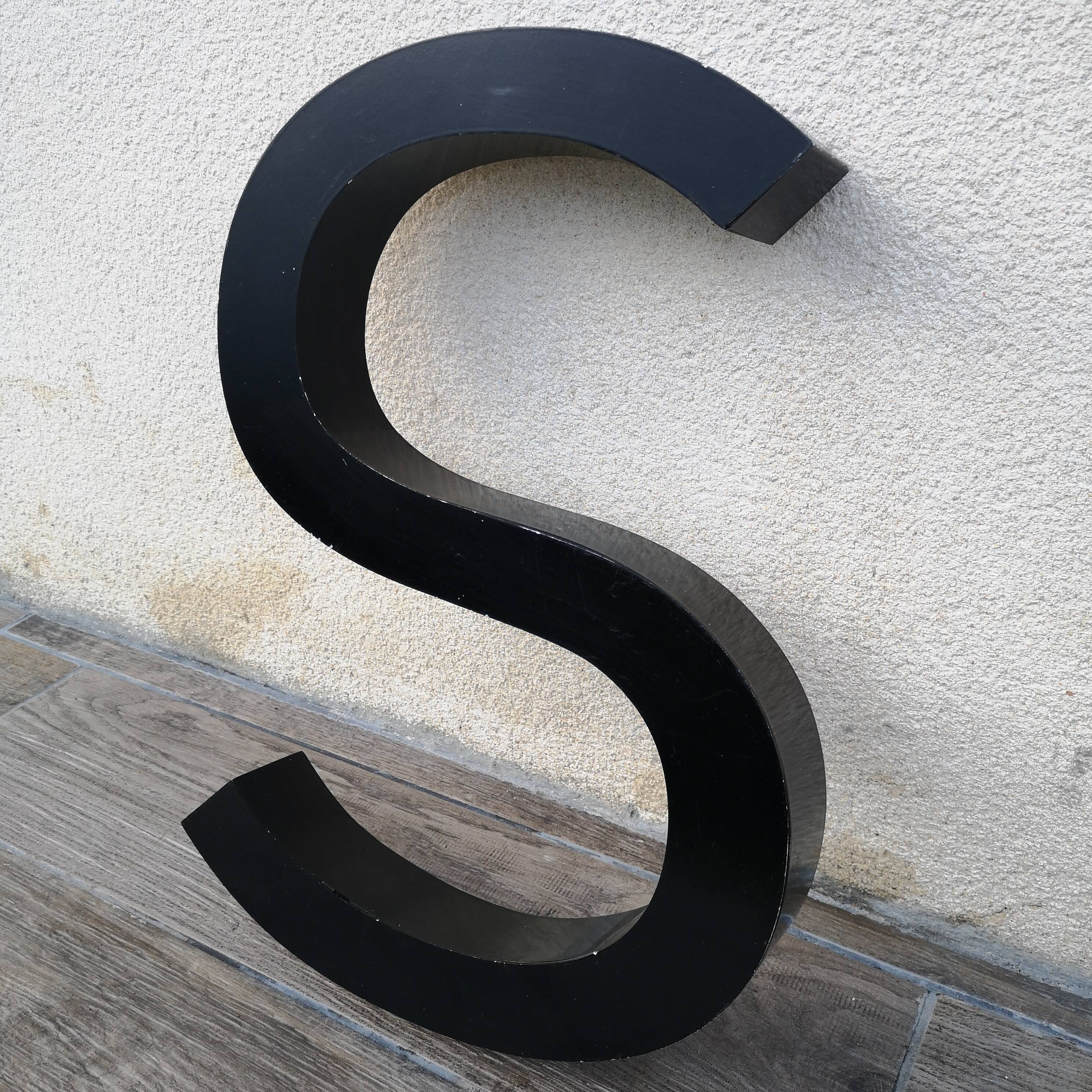 "S" sign letter