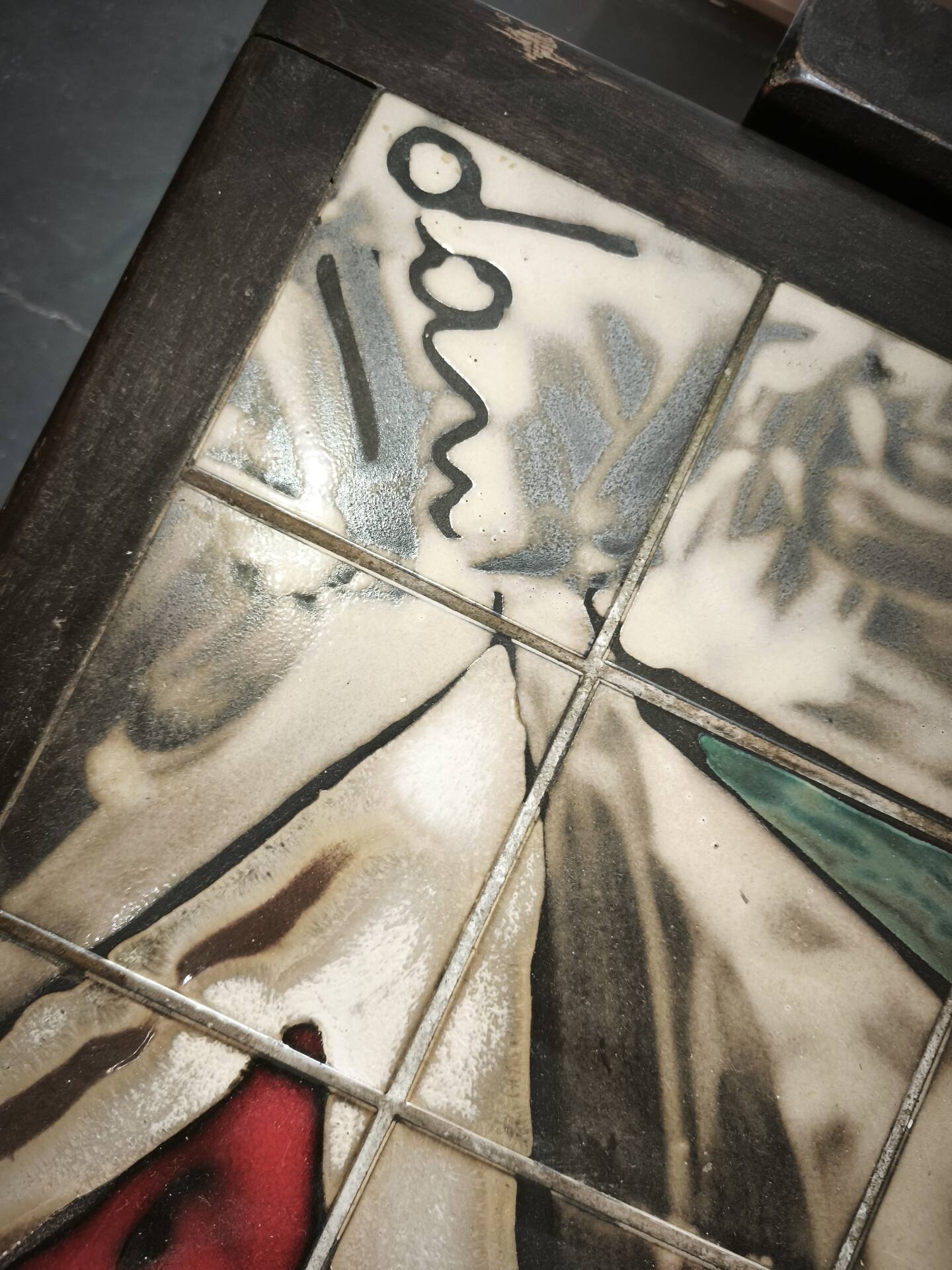 Table basse en céramique, signée Dan