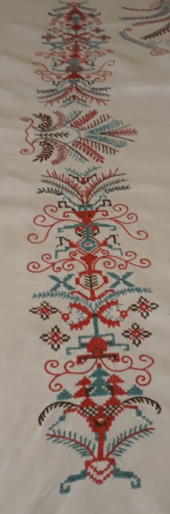 Embroidered cotton tablecloth 90s