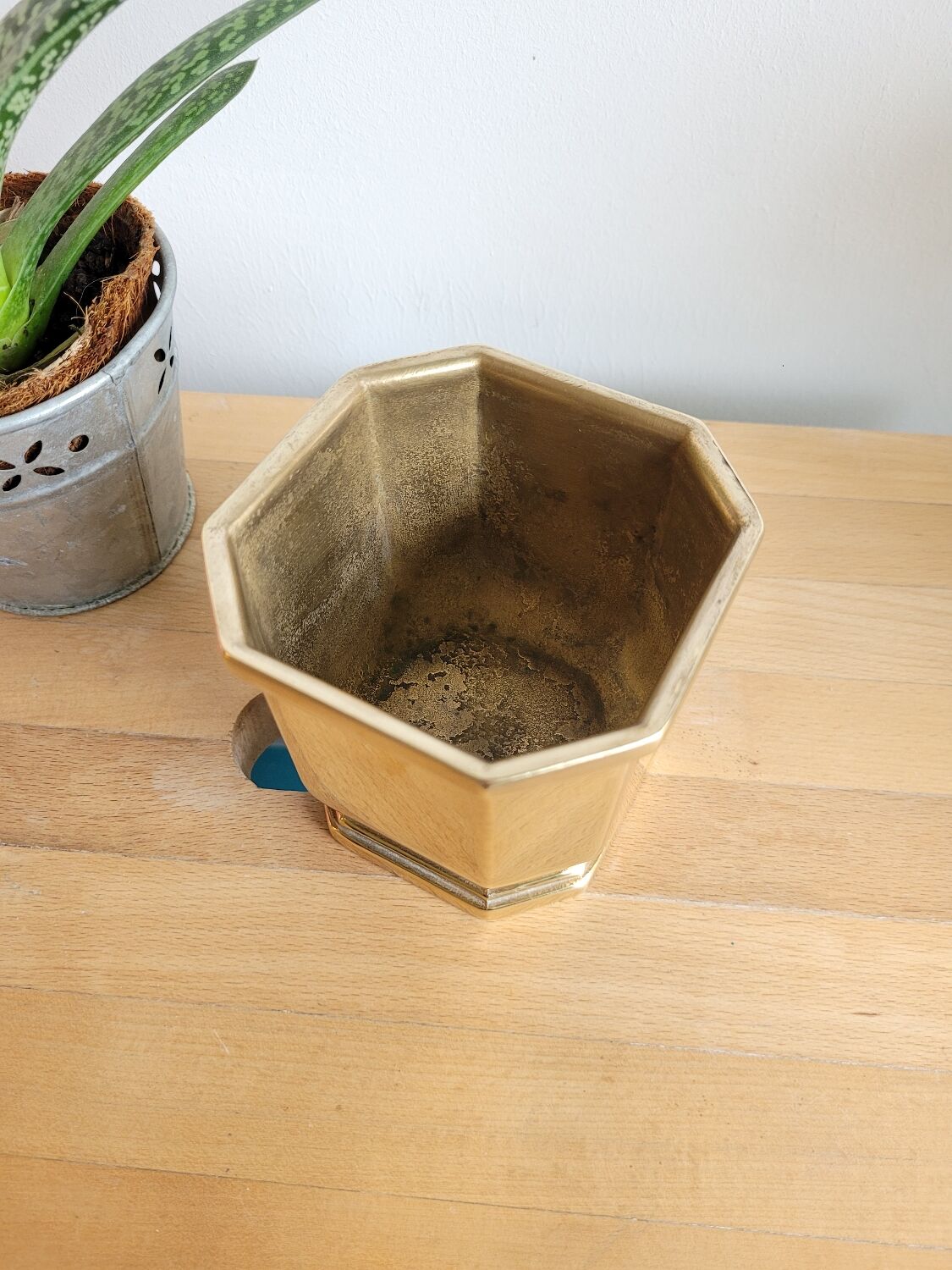 Octagonal brass pot cover