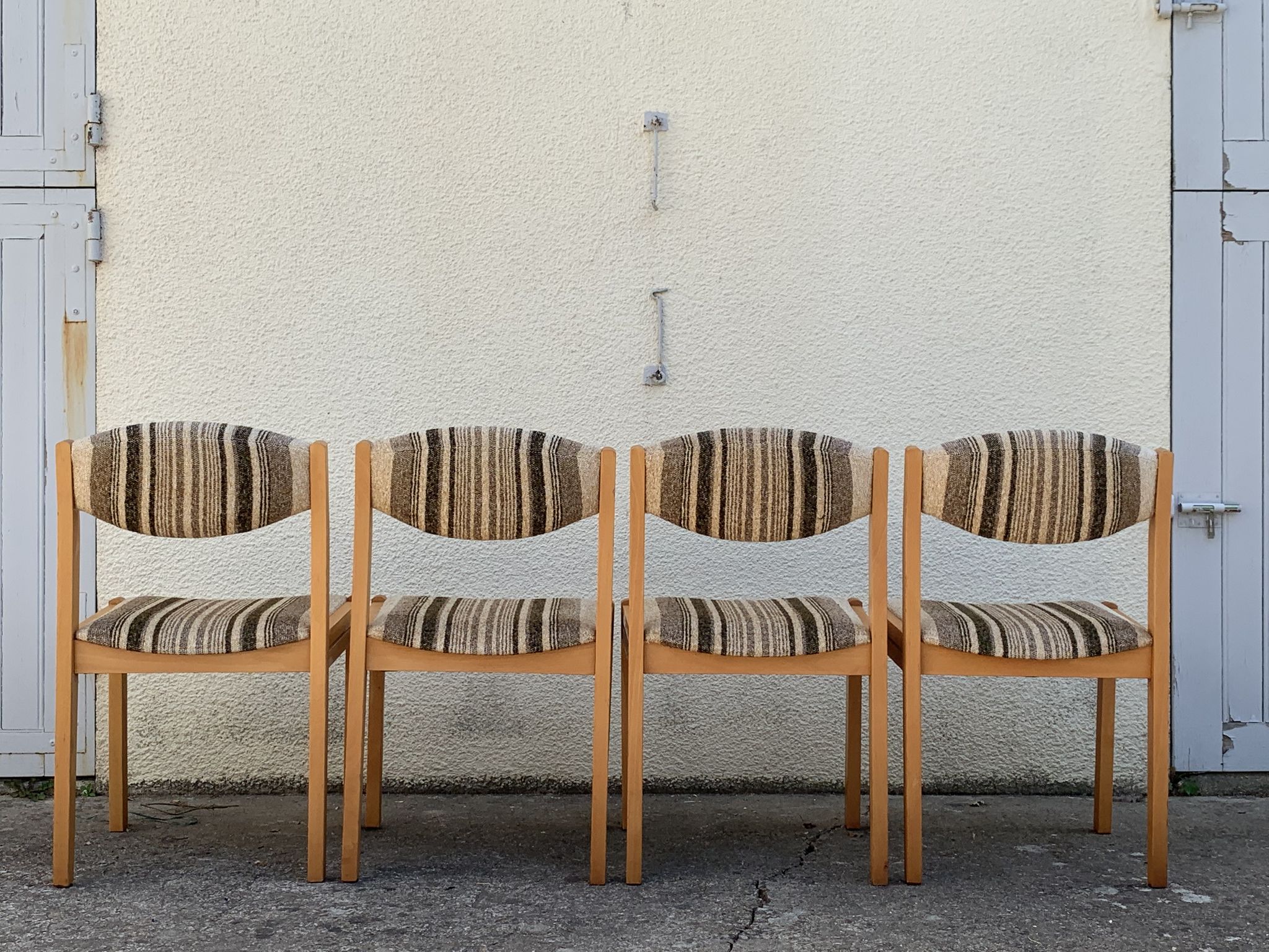 Suite de 4 chaises self hêtre laiton et laine 1960