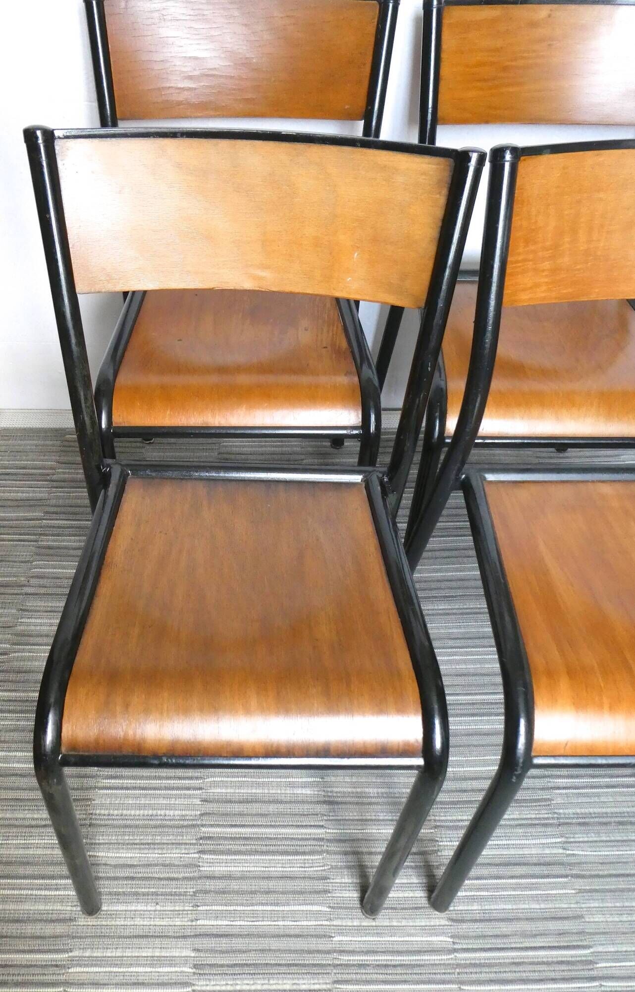 Lot of 4 adult school chairs, wood and black metal